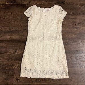White floral Lace Dress medium zipper closure mid skirt flower cap sleeve